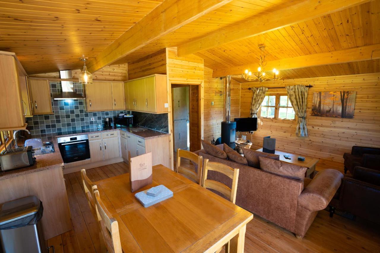 Wall Eden Farm - Luxury Log Cabins And Glamping ハイブリッジ エクステリア 写真