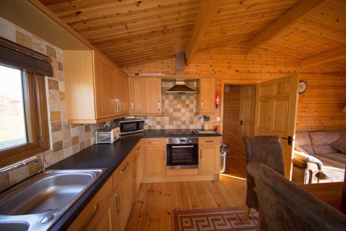 Wall Eden Farm - Luxury Log Cabins And Glamping ハイブリッジ エクステリア 写真