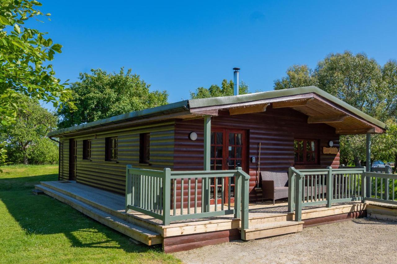 Wall Eden Farm - Luxury Log Cabins And Glamping ハイブリッジ エクステリア 写真