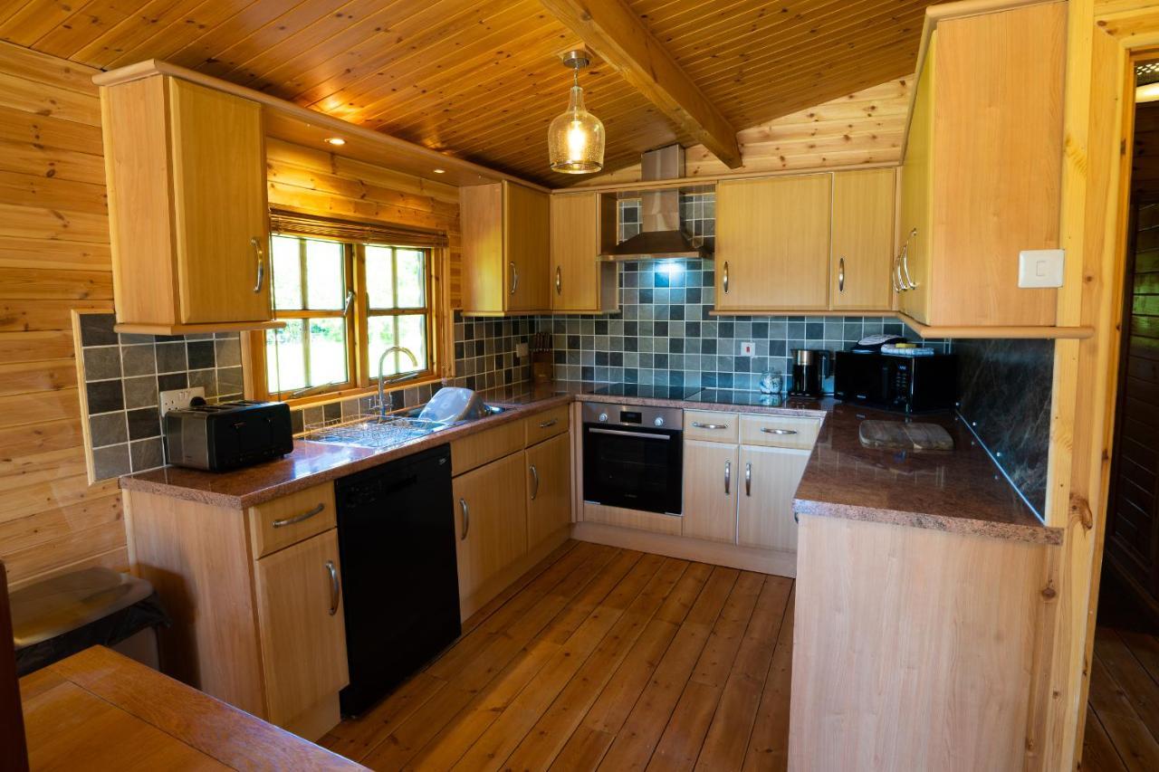 Wall Eden Farm - Luxury Log Cabins And Glamping ハイブリッジ エクステリア 写真