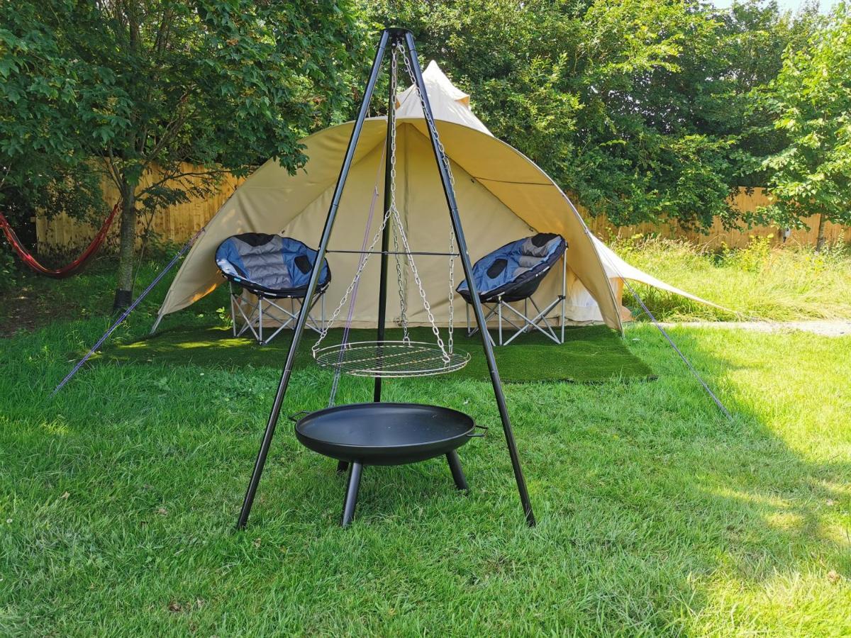 Wall Eden Farm - Luxury Log Cabins And Glamping ハイブリッジ エクステリア 写真