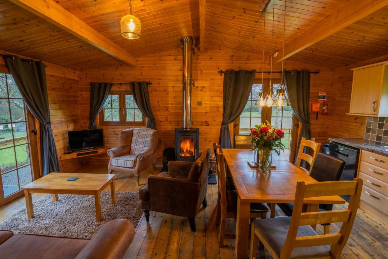 Wall Eden Farm - Luxury Log Cabins And Glamping ハイブリッジ エクステリア 写真