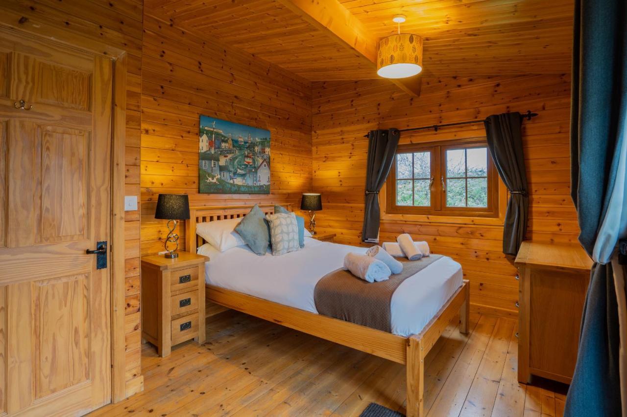 Wall Eden Farm - Luxury Log Cabins And Glamping ハイブリッジ エクステリア 写真