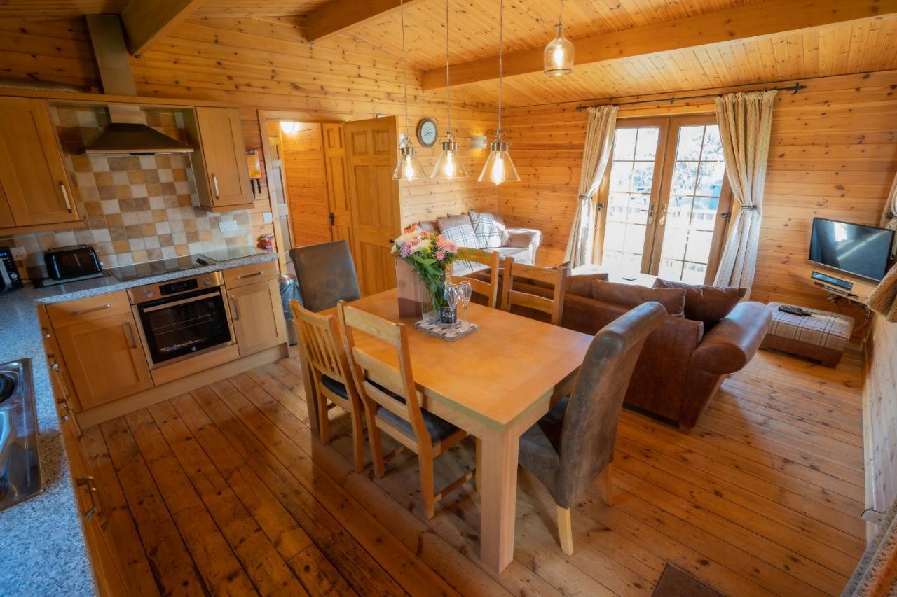 Wall Eden Farm - Luxury Log Cabins And Glamping ハイブリッジ エクステリア 写真