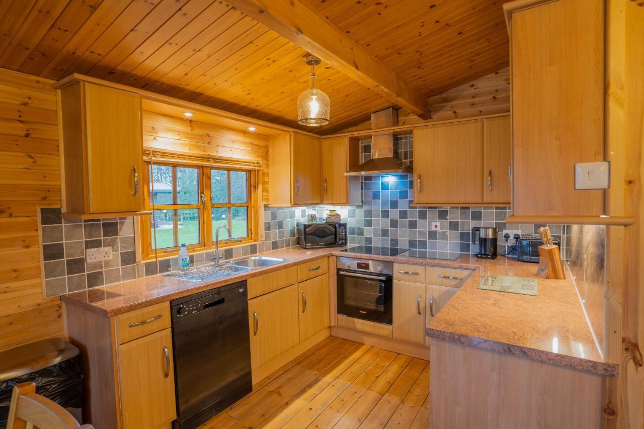 Wall Eden Farm - Luxury Log Cabins And Glamping ハイブリッジ エクステリア 写真