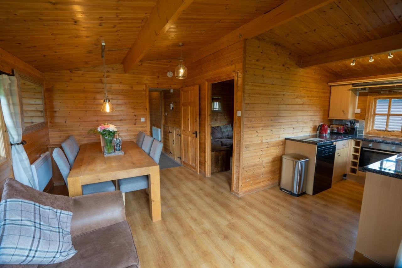 Wall Eden Farm - Luxury Log Cabins And Glamping ハイブリッジ エクステリア 写真