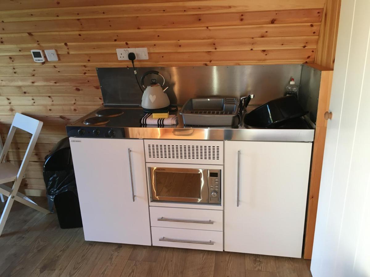 Wall Eden Farm - Luxury Log Cabins And Glamping ハイブリッジ エクステリア 写真